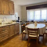 Chalet Vete Polo Segau, Seguencu *