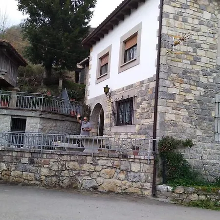 Chalet Vete Polo Segau, Seguencu *