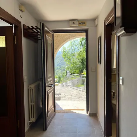 Chalet Vete Polo Segau, Seguencu