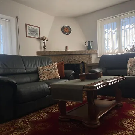 Chalet Vete Polo Segau, Seguencu